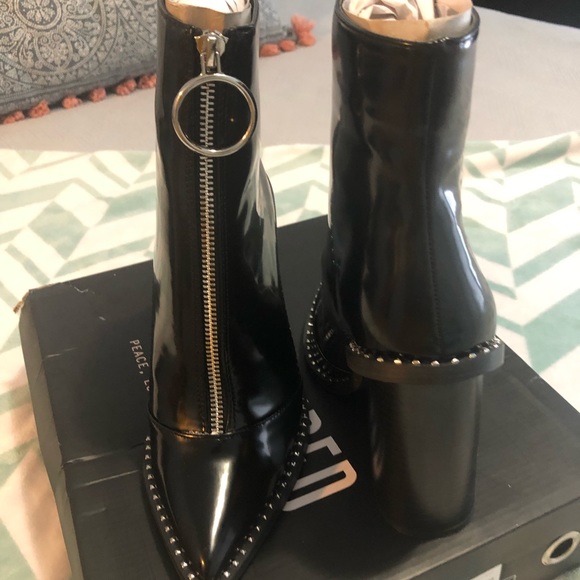 SOLD!!!!Boots - Picture 5 of 5